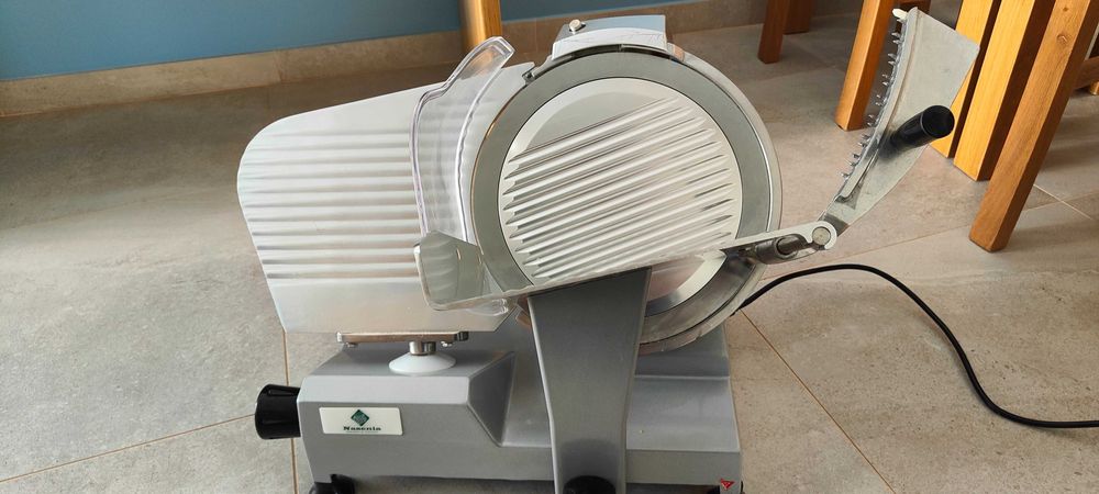 Fatiadora de carne fiambreira profissional