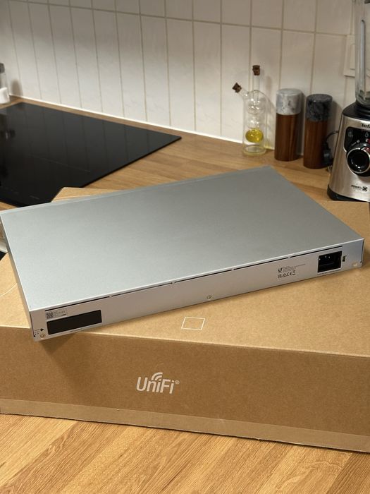 Ubiquiti Dream Machine Special Edition (UDM SE)