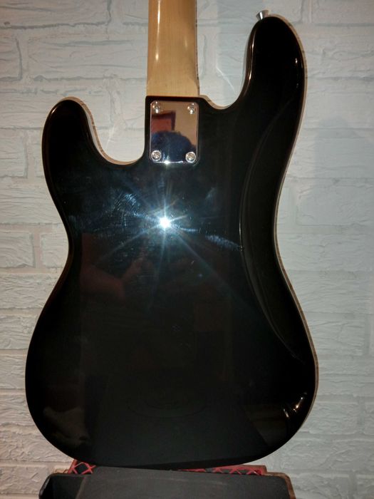 Бас гитара Pasadena