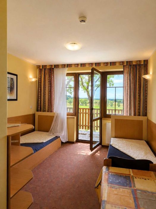 Hotel z zabytkową Basztą nad jeziorem | Potencjał CONDO Wesela | Bezpośrednio
