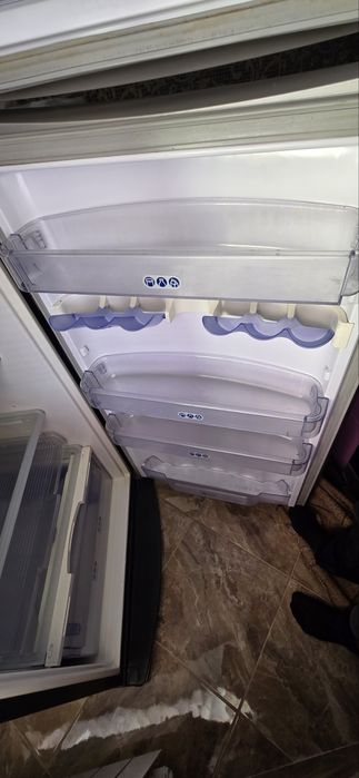 Продам свой холодильник Whirlpool ARC4170IX нержавейка