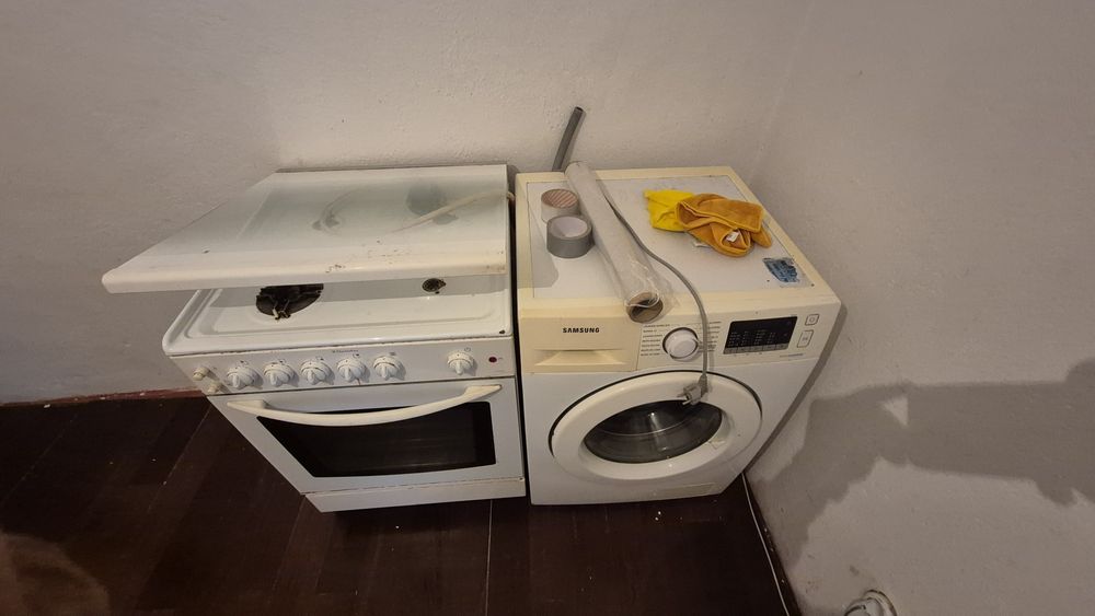 Máquina  De Lavar + Fogão = Otimo estado .
