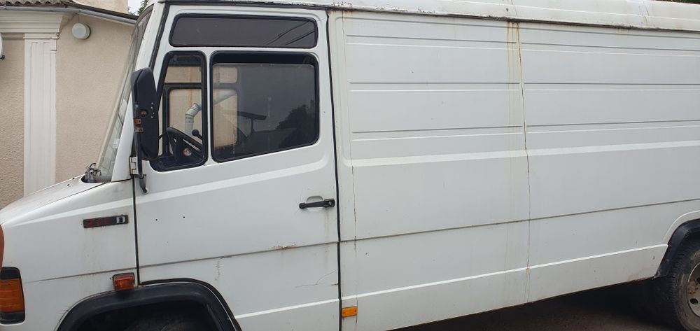 Mercedes Rex 711