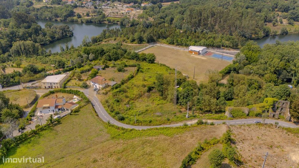 Terreno Sobradelo da Goma