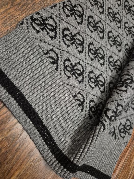 Guess oryginalny damski szalik