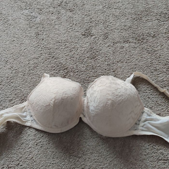 Sprzedam biustonosz 85 G