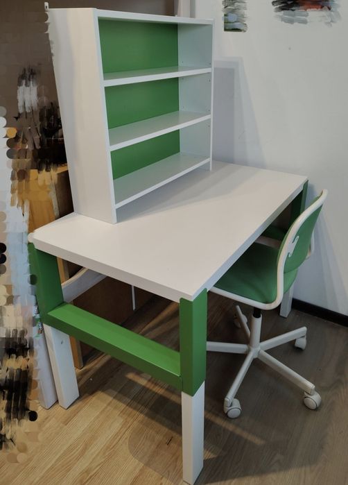 Komplet mebli dziecięcych IKEA Biurko Nadstawka z półkami krzesło