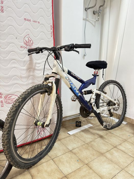 Bicicleta BTT 26” Suspensão Total – Azul/Branca