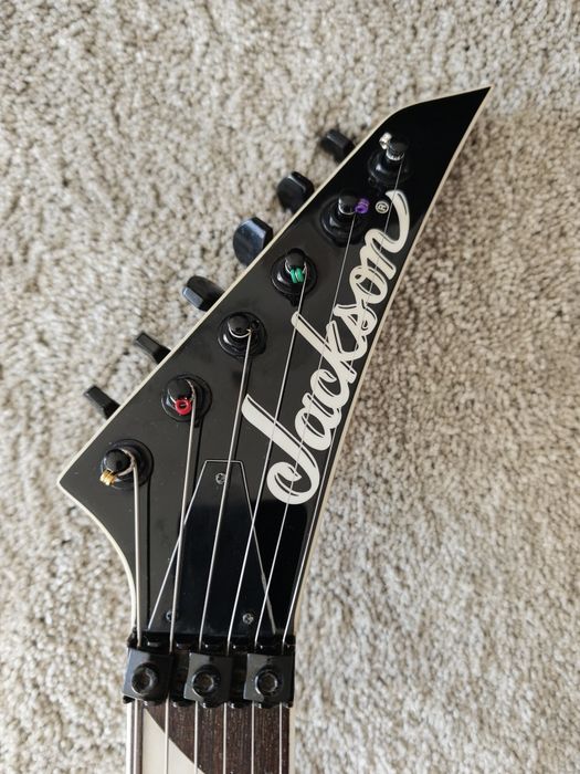 Jackson JS32 Warrior + EMG 81/85 – Regulada por Luthier