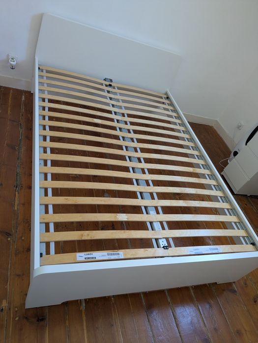 Cama de casal com colchão 140x200 Ikea