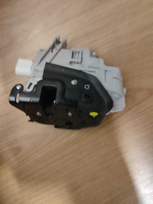 fechadura para porta dee audi