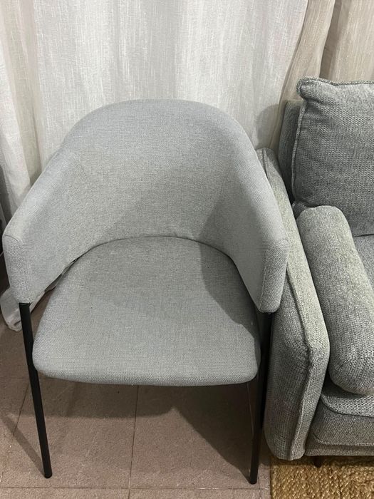 sofá + duas poltronas com 4 almofadas