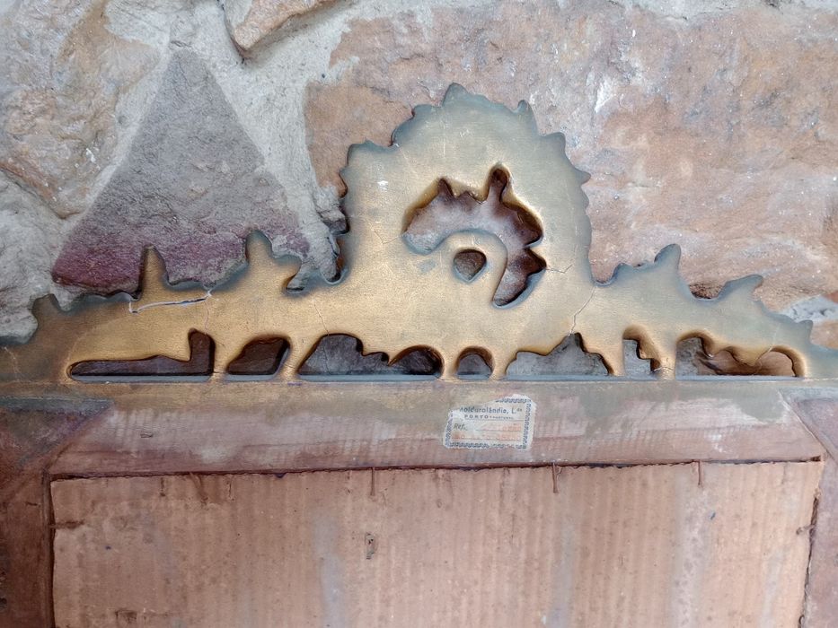 Ancient Mirror64585059723779126