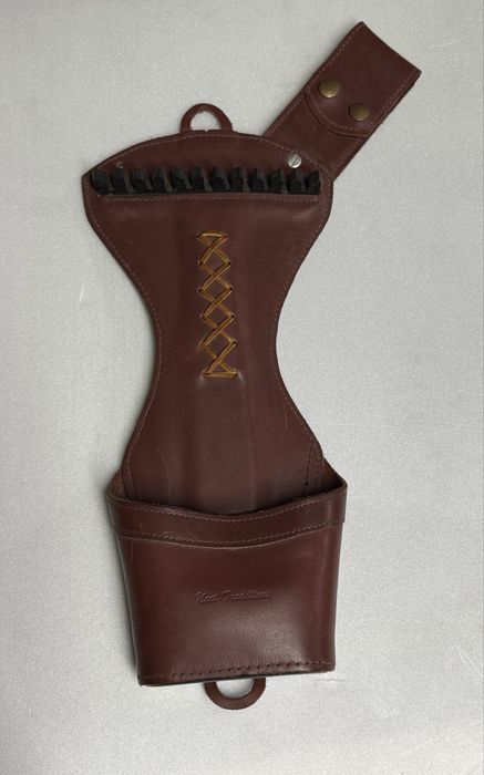 Aljava em cabedal para 6 virotes ou flechas