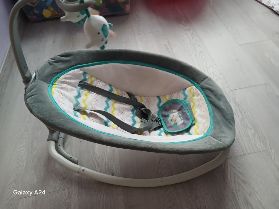 Дитяче крісло - гойдалка.