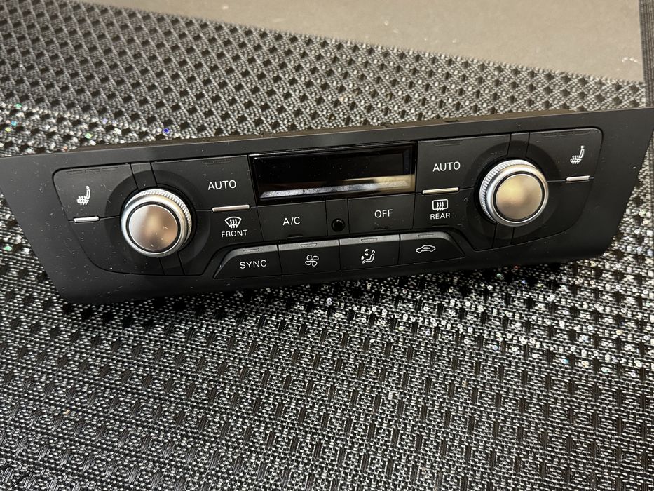 Панель клімат контроля