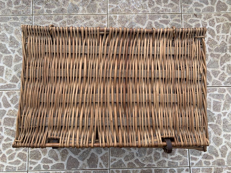 Duas Cestas de piquenique Clássicas com tampa