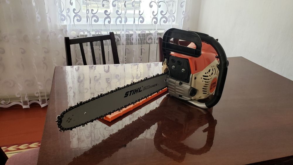 Продам бензопилу