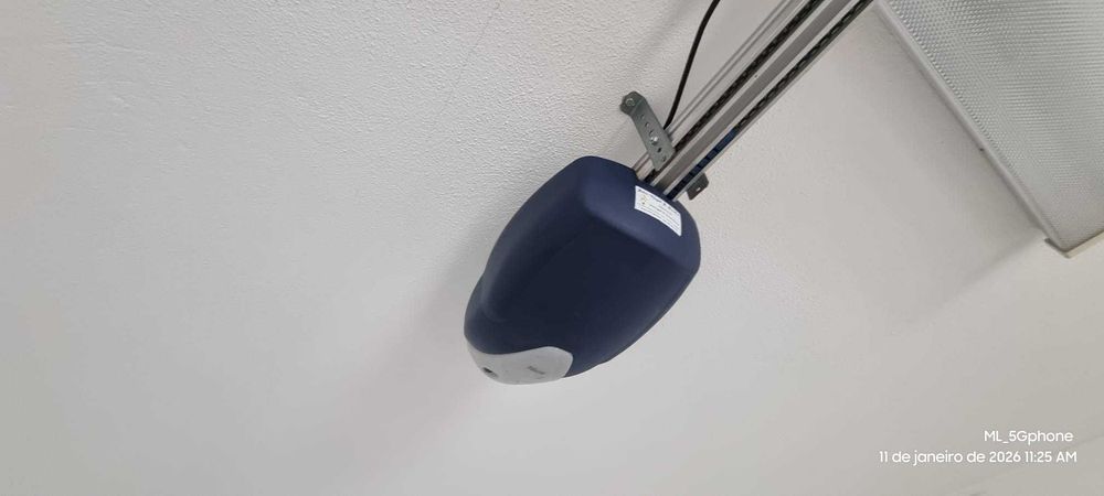 Garagem c/ portão automático