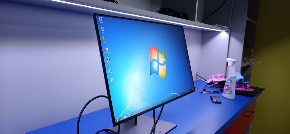 Monitor LCD IPS z funkcją PIVOT 24-27" Dell HP