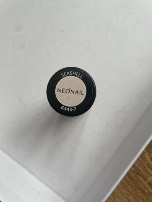 Lakiery hybrydowe neonail