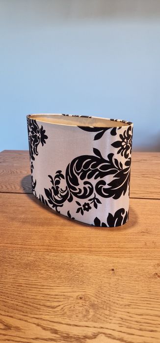 Abat jour branco e preto classico