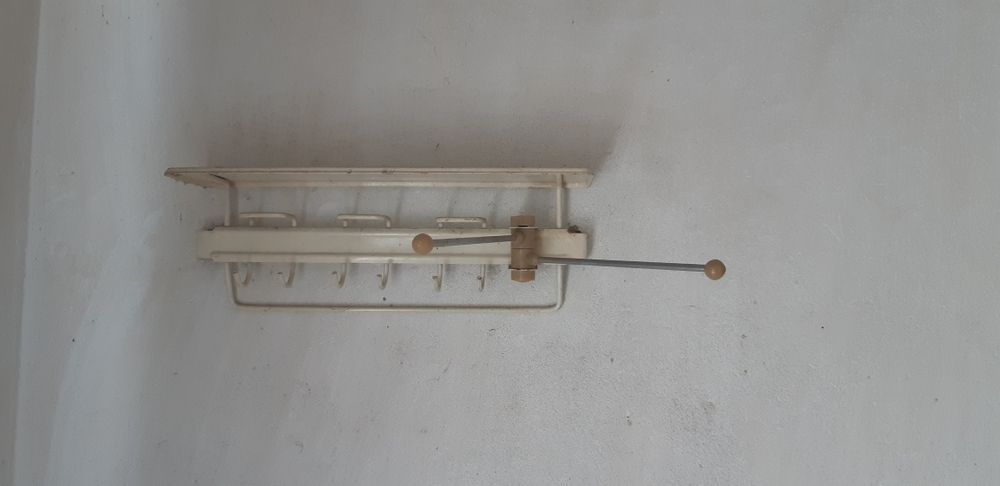 столи різних розмірів