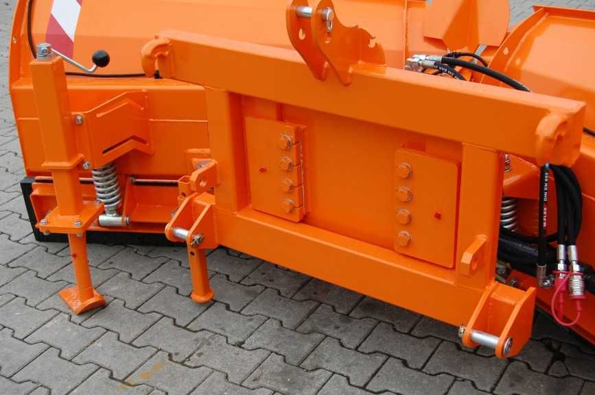Solidny pług śnieżny VOLANT – strzałka 2,5–3,2 m – brutto