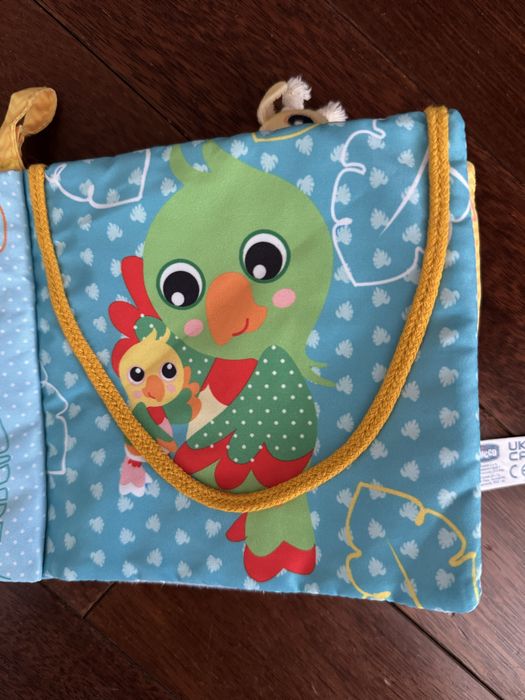 Розвиваюча книжка Chicco