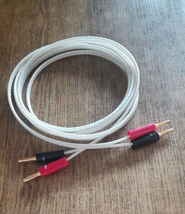 QED AV Silver Micro High Technology акустический кабель