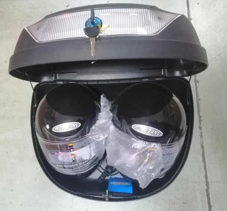 Продам бардачек кейс на скутер.