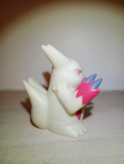 Pokémon finger puppet / brinquedo / figura pokémon Zangoose da bandai