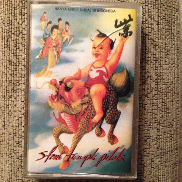 Коллекция аудиокассет Aerosmith Bryan Adams Madonna Gregorian 151 шт.