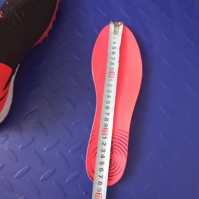 Бесплатно  Сороконожки 45 розміру Найк