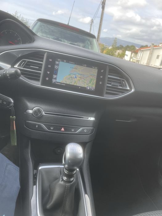 Peugeot 308 1.2 130cv 2017 bom estado