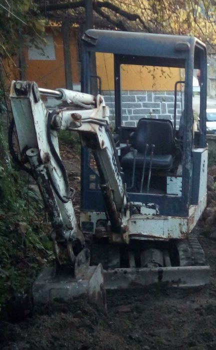 Mini Giratória BOBCAT