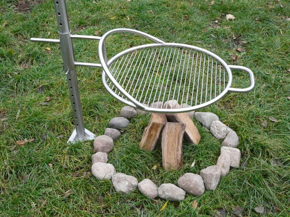 Grill - ruszt nierdzewny na stopie 600