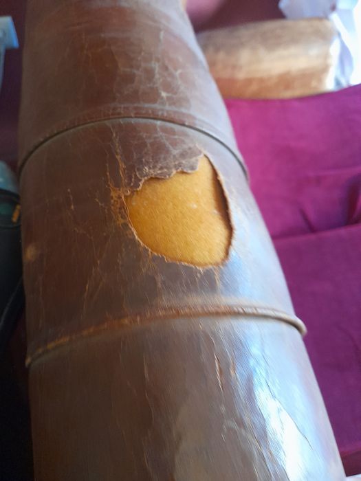 Sofá antigo de pele para restauro