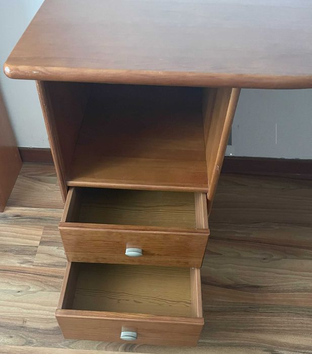 Secretária Pinho de mel