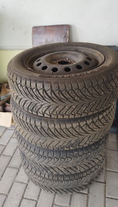 Zestaw Opon AUSTONE SP-401 195/60R15 z kołami-4x108 r.15
