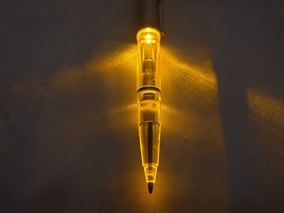 Esferográfica com Luz Incorporada - Vintage Rara e Coleccionável