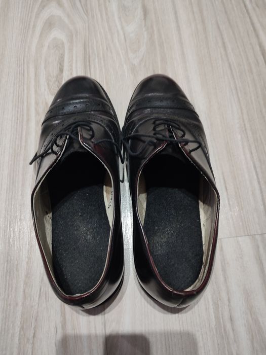 Buty do garnituru skórzane