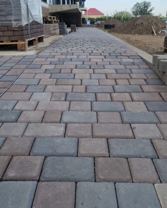 Укладка тротуарной плитки , асфальтирование