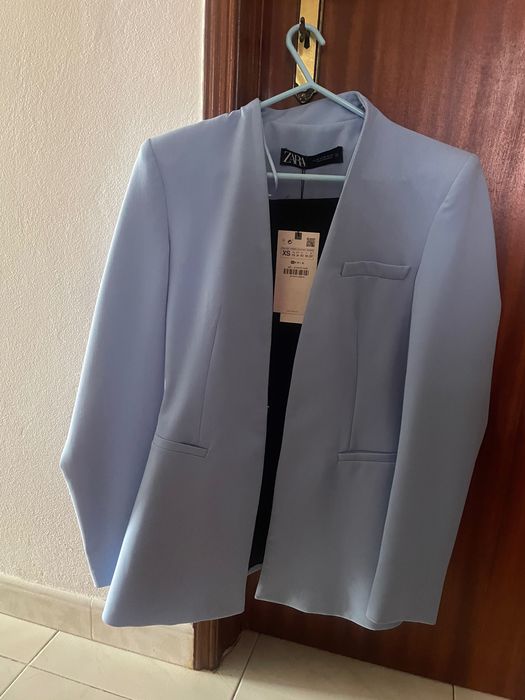 Blazer Zara azul claro
