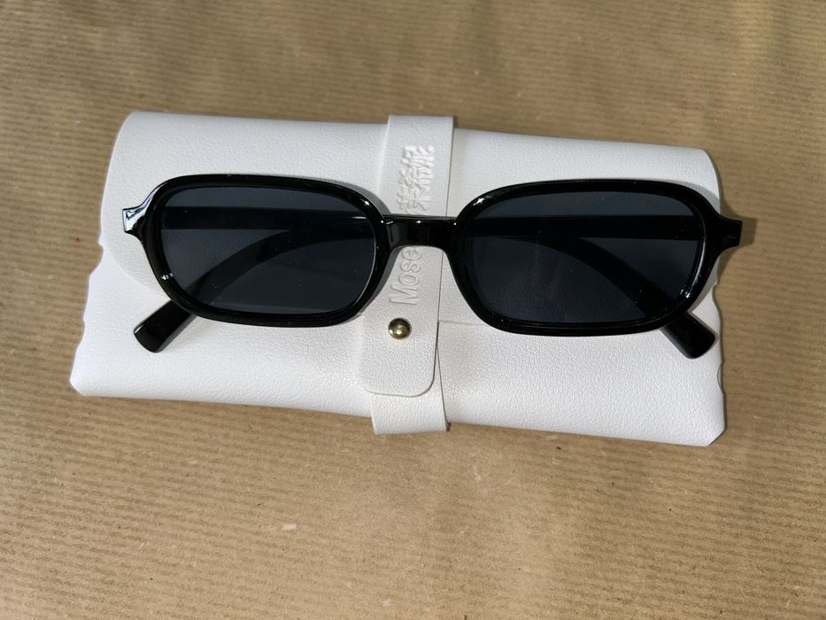 Conjunto Oculos de sol c/estojo