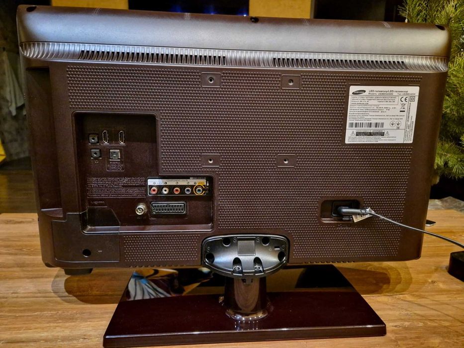 Телевизор Samsung UE26EH4030 диагональ в дюймах: 26" (66 см)