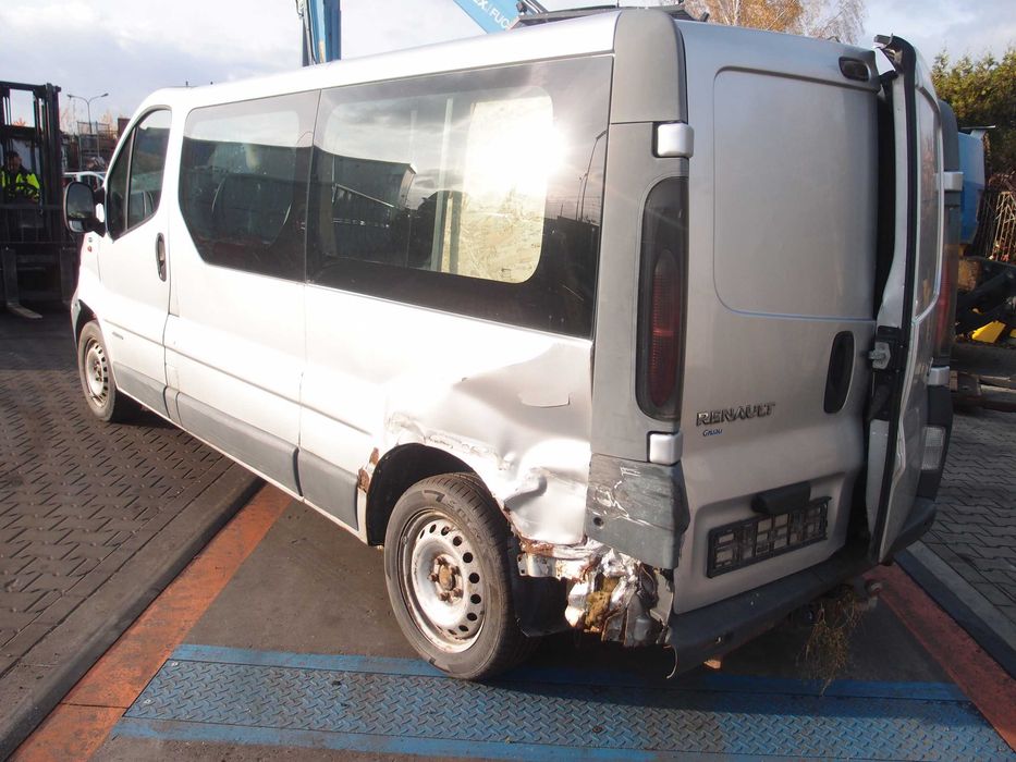 Renault Trafic II / 1.9D 100km / 2006r / na części