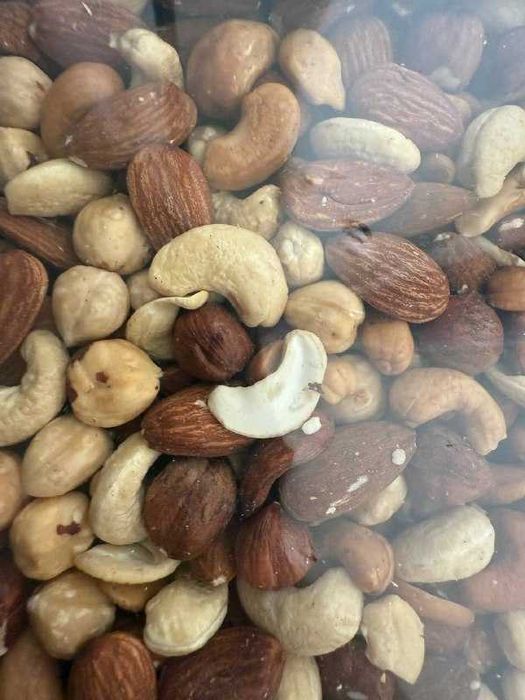 Ореховый микс жареных кешью, миндаля, фундук Горіховий мікс 0,5 кг