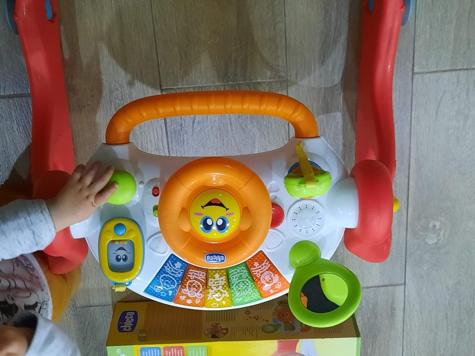 CHICCO, Cresce e caminha _ 4 em 1