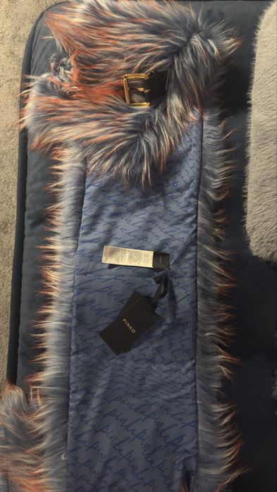 Szal damski futrzany marki Pinko Unikat